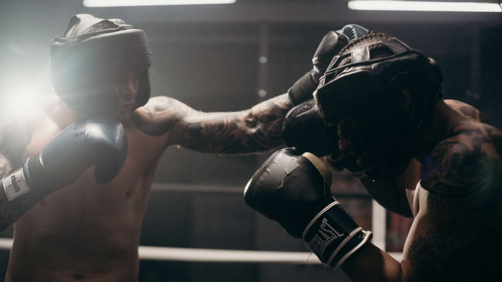 Искусство профессионального бокса: секреты успеха и техника тренировок 